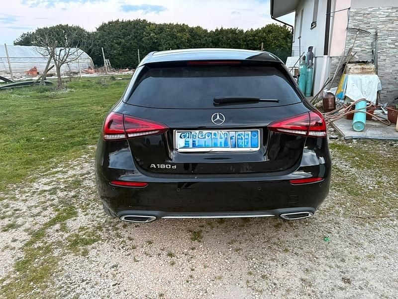 Usata Mercedes A180 Business 116 CV (85 kW) 2020 Nero Berlina