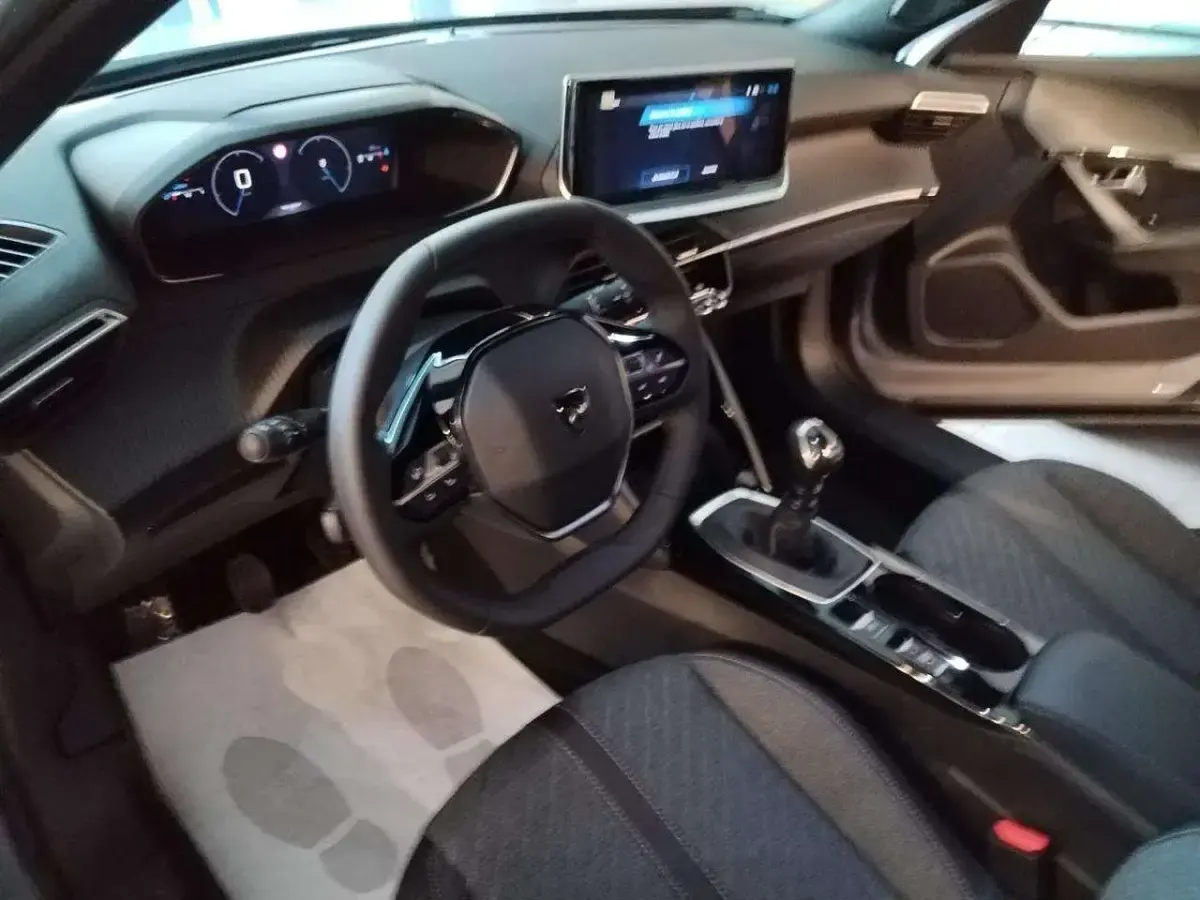 Nuova Peugeot 2008 Allure 101 CV (74 kW) 2025 Grigio SUV