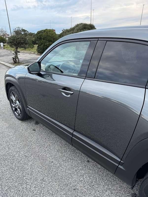 Grigio Usata 2021 Mazda MX30 Exclusive SUV | 12.000 € (Buon prezzo) - Immagine 1/4