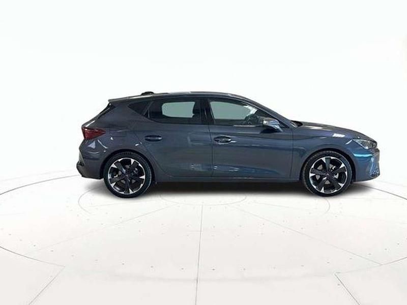 Usata Cupra Leon 150 CV (110 kW) 2025 Vari colori pastello Berlina