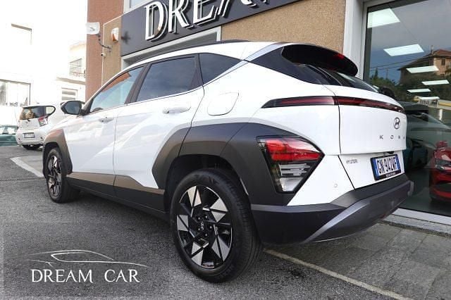 Usata Hyundai Kona 120 CV (88 kW) 2023 Bianco pastello SUV
