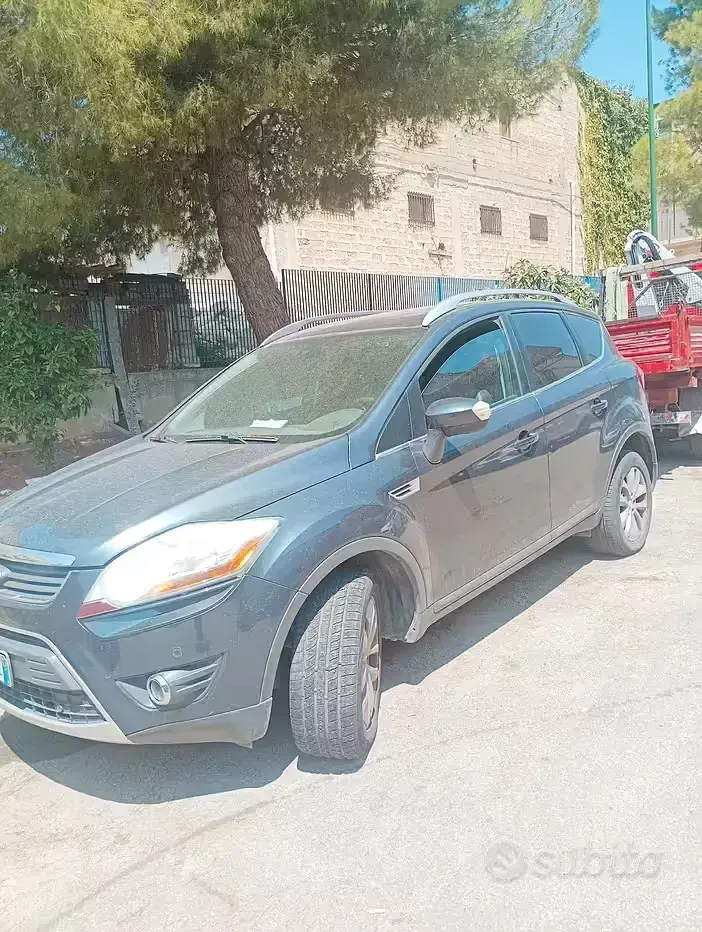 Usata Ford Kuga 136 CV (100 kW) 2010 Grigio SUV