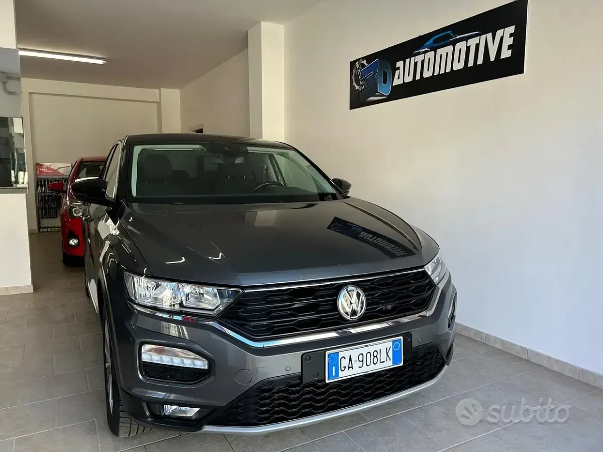 Usata VW T-Roc Style 116 CV (85 kW) 2019 Grigio SUV