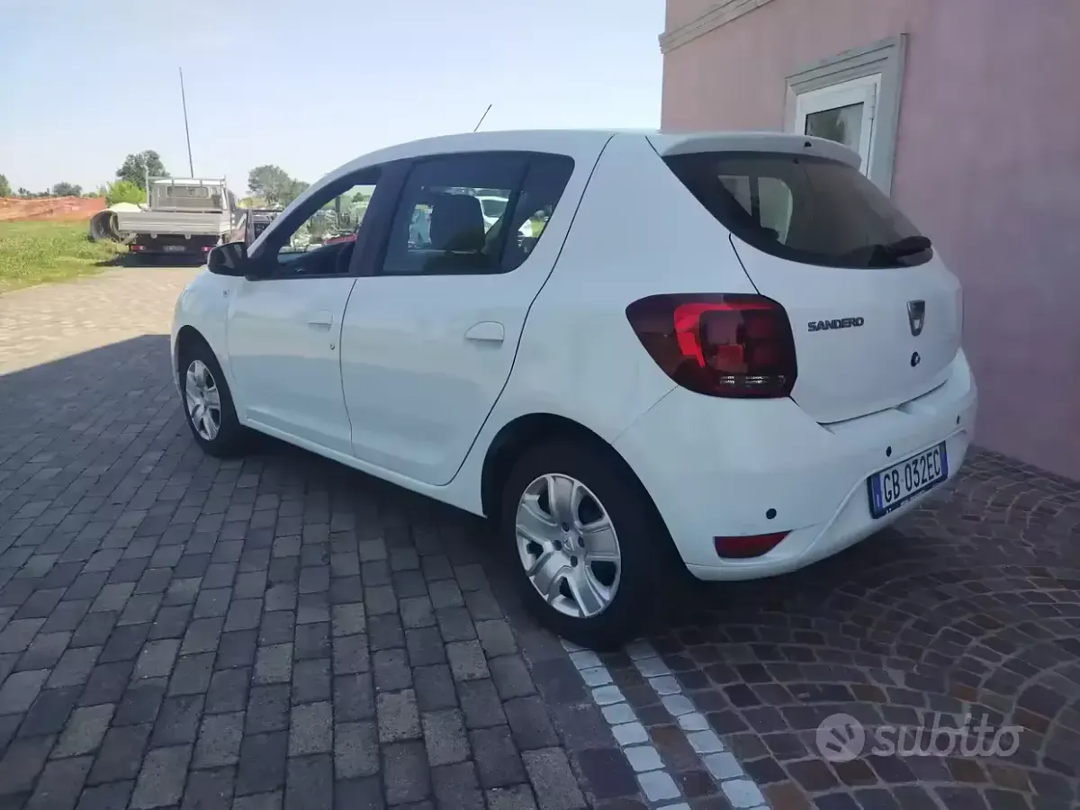 Usata Dacia Sandero Comfort 101 CV (74 kW) 2020 Bianco Berlina
