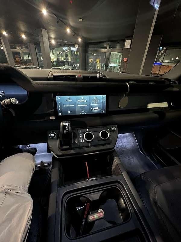 Usata Land Rover Defender HSE Dynamic 200 CV (147 kW) 2024 SUV