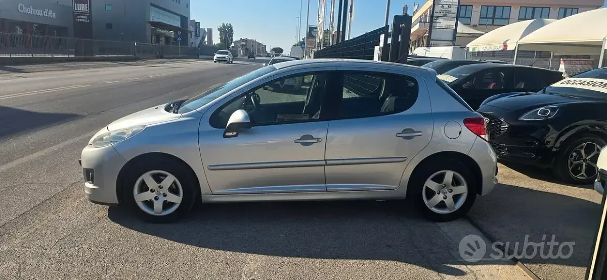 Usata Peugeot 207 68 CV (50 kW) 2011 Grigio Berlina
