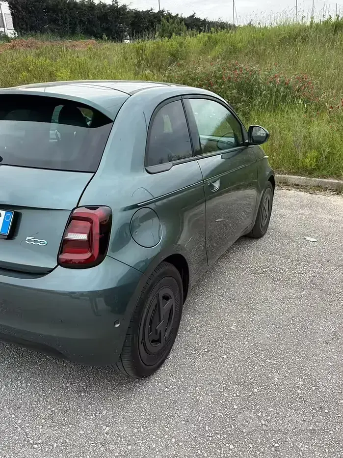 Usata Fiat 500e 42 kW (58 CV) 2024 Verde Berlina