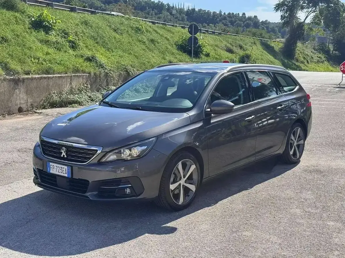 Usata Peugeot 308 Allure 131 CV (96 kW) 2018 Grigio Station wagon