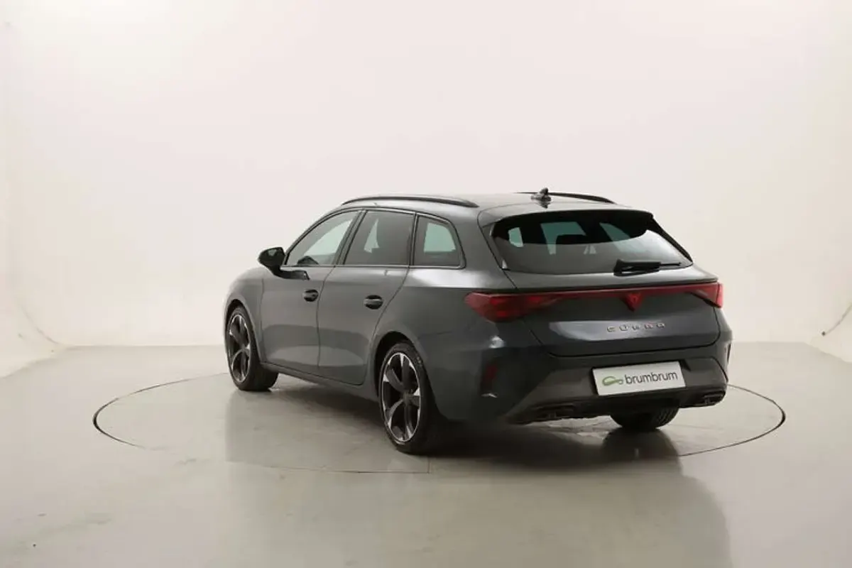 Usata Cupra Leon 150 CV (110 kW) 2025 Blu Station wagon