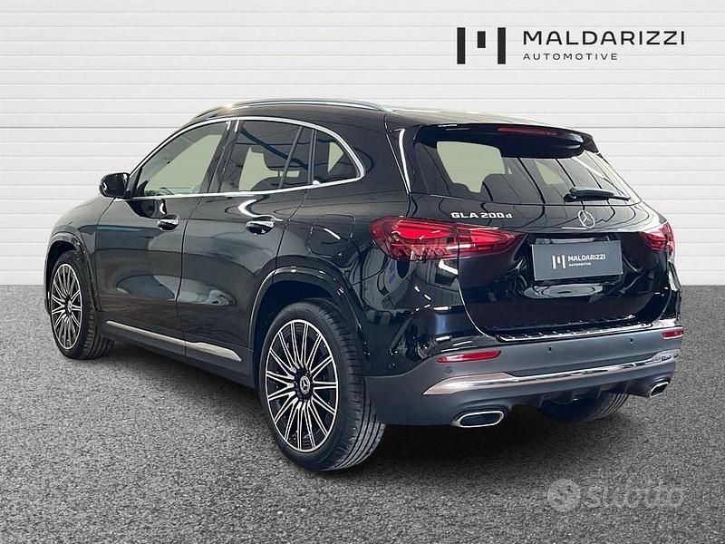 Usata Mercedes GLA200 AMG Line Premium Plus 150 CV (110 kW) 2024 Da sistemare SUV