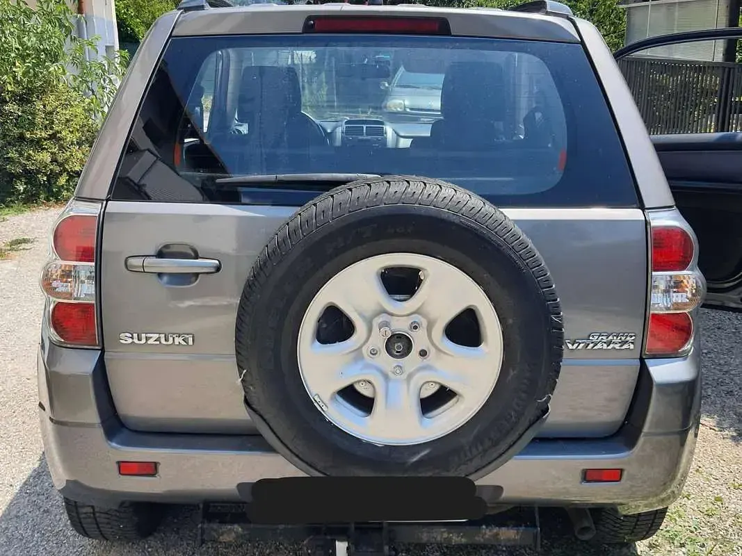 Usata Suzuki Grand Vitara 129 CV (94 kW) 2007 Grigio SUV