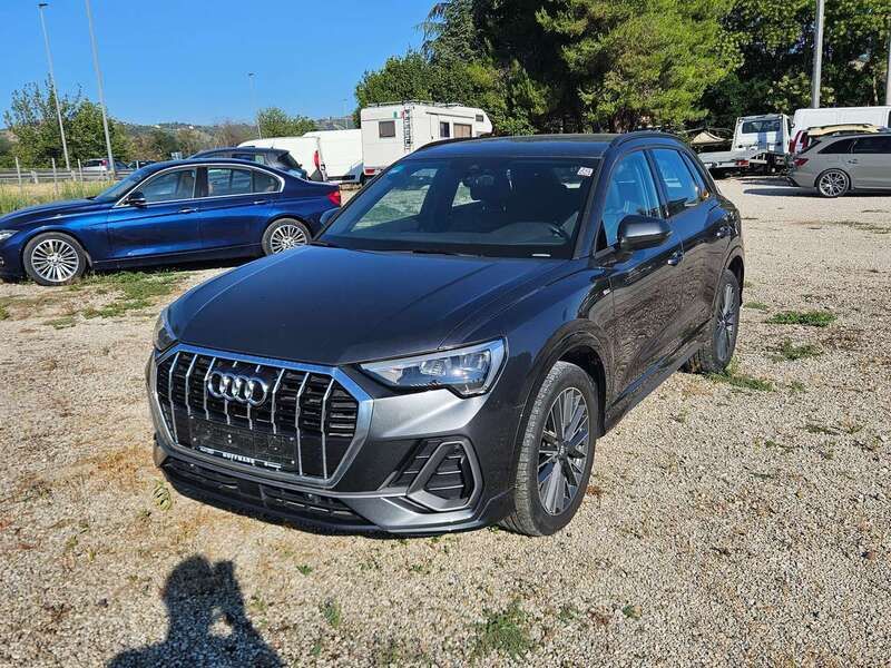 Daytona perla Usata 2019 Audi Q3 S-Line SUV | 33.900 € (Molto cara) - Immagine 1/4