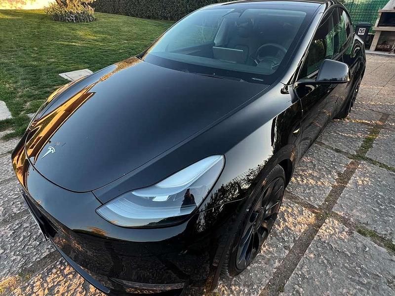 Usata Tesla Model Y Performance 367 kW (500 CV) 2023 Nero SUV