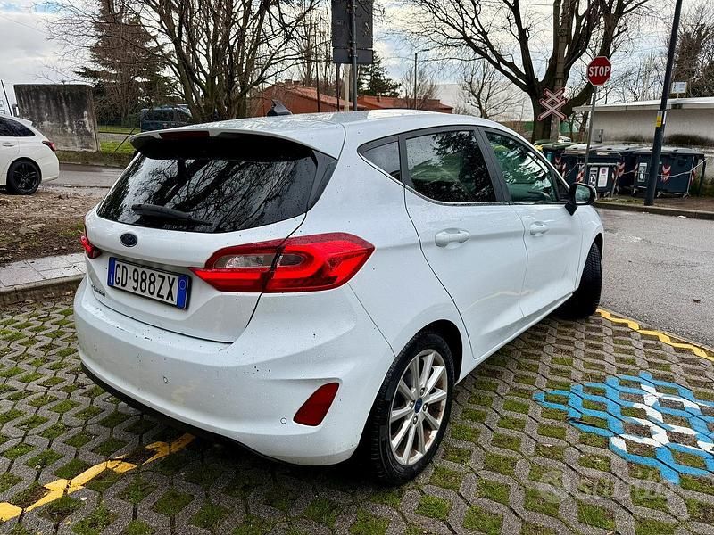 Begagnad Ford Fiesta 86 HK (63 kW) 2021 Vit Halvkombi