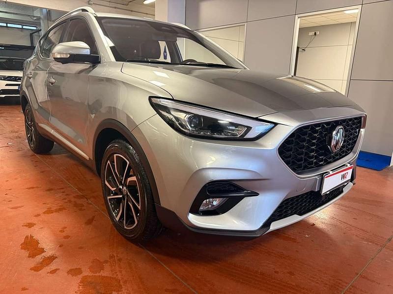 Usata MG ZS Luxury 106 CV (77 kW) 2024 Argento Berlina