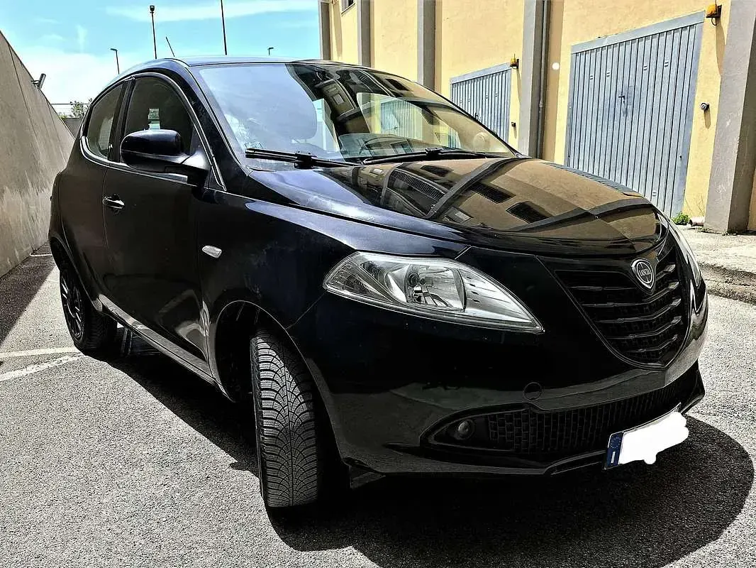 Usata Lancia Ypsilon S 86 CV (63 kW) 2015 Nero Utilitaria