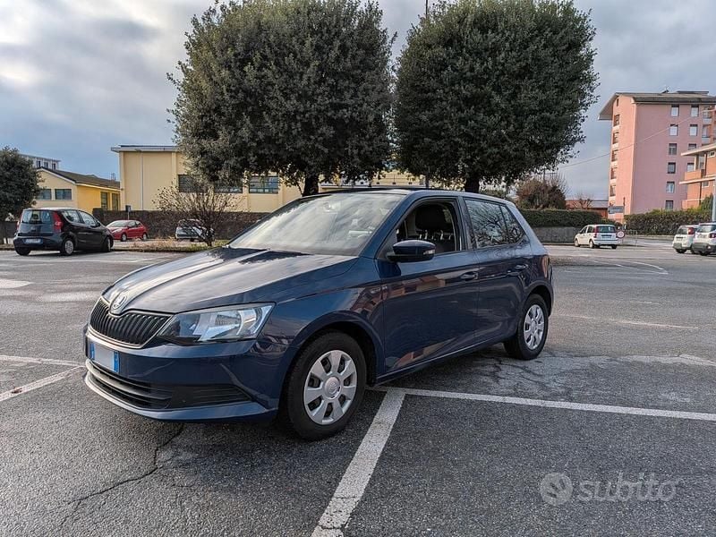 Usata Skoda Fabia Active 60 CV (44 kW) 2015 Blu Utilitaria