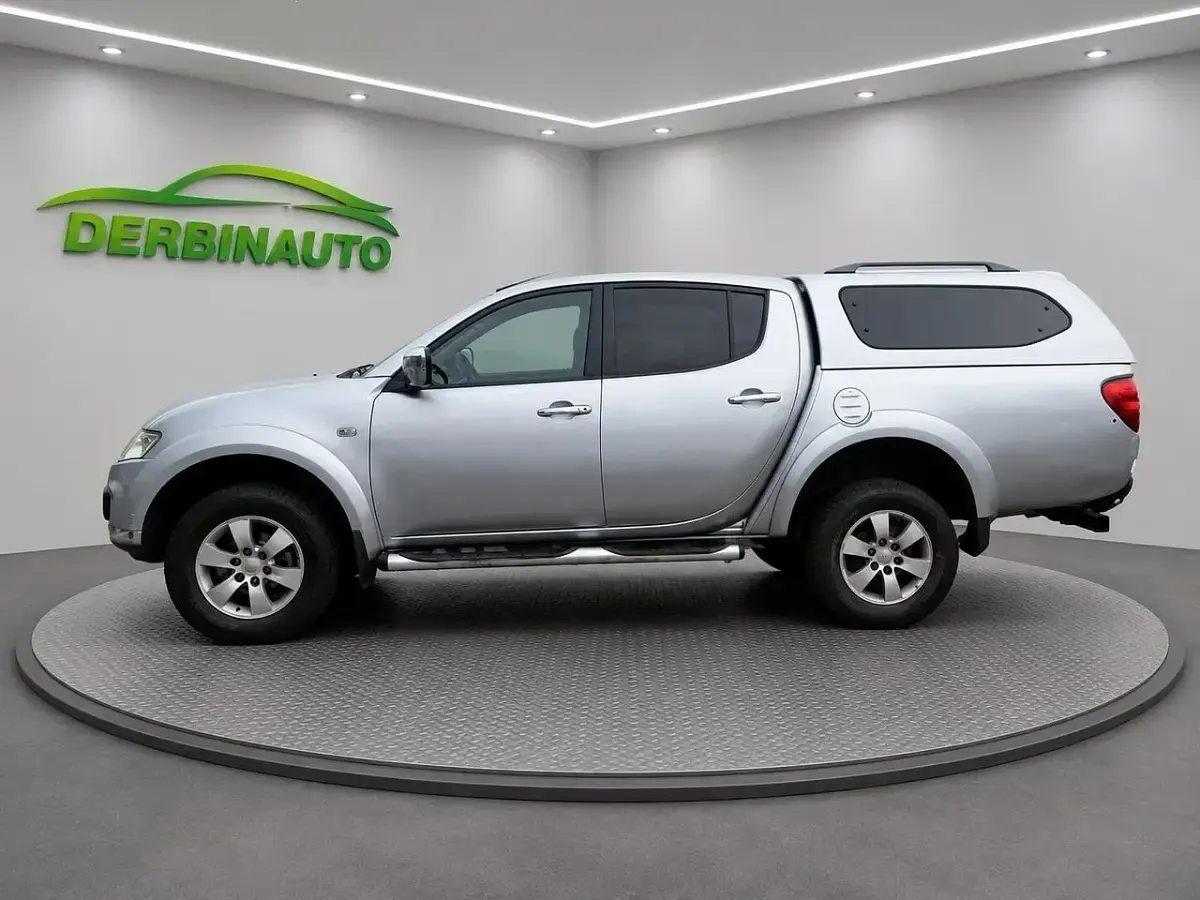 Usata Mitsubishi L200 Intense 178 CV (130 kW) 2015 Grigio Pick-up