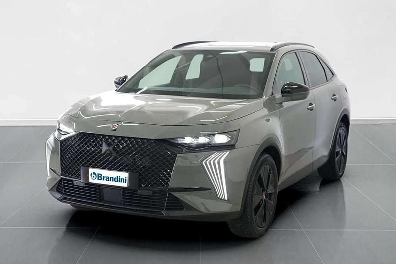 Grigio premiere Nuova 2024 DS Automobiles DS7 Crossback Performance Line Plus SUV | 35.500 € (Buon prezzo) - Immagine 1/4