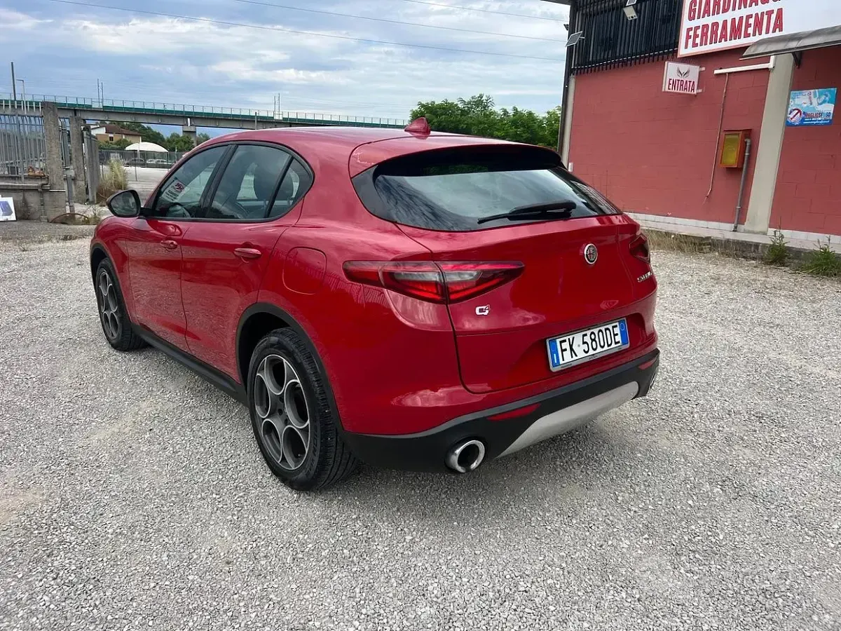 Usata Alfa Romeo Stelvio Business 210 CV (154 kW) 2017 Rosso SUV