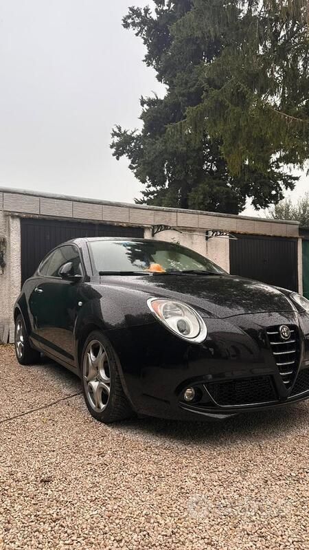 Usata Alfa Romeo MiTo Distinctive 115 CV (84 kW) 2011 Nero Utilitaria