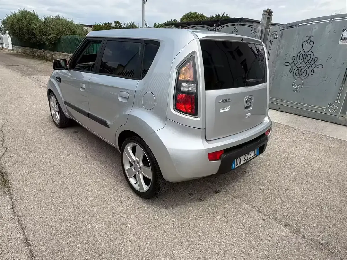 Usata Kia Soul 118 CV (86 kW) 2009 Grigio SUV
