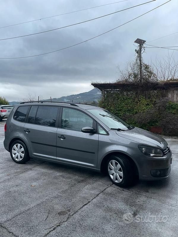 Usata VW Touran 105 CV (77 kW) 2010 Grigio Monovolume