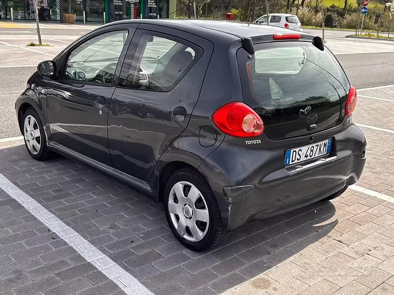 Usata Toyota Aygo 2008 Nero Utilitaria