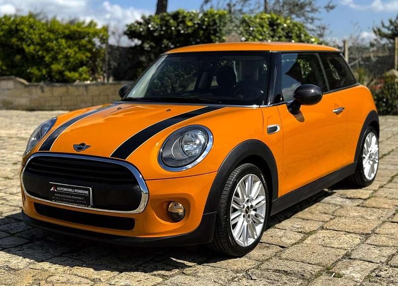 Usata Mini One D 95 CV (69 kW) 2016 Volcanic orange Utilitaria
