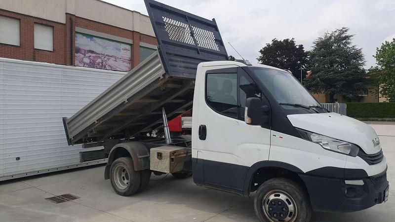 Bianco Usata 2019 Iveco 35.12 Furgone | 24.000 € (Molto cara) - Immagine 1/4