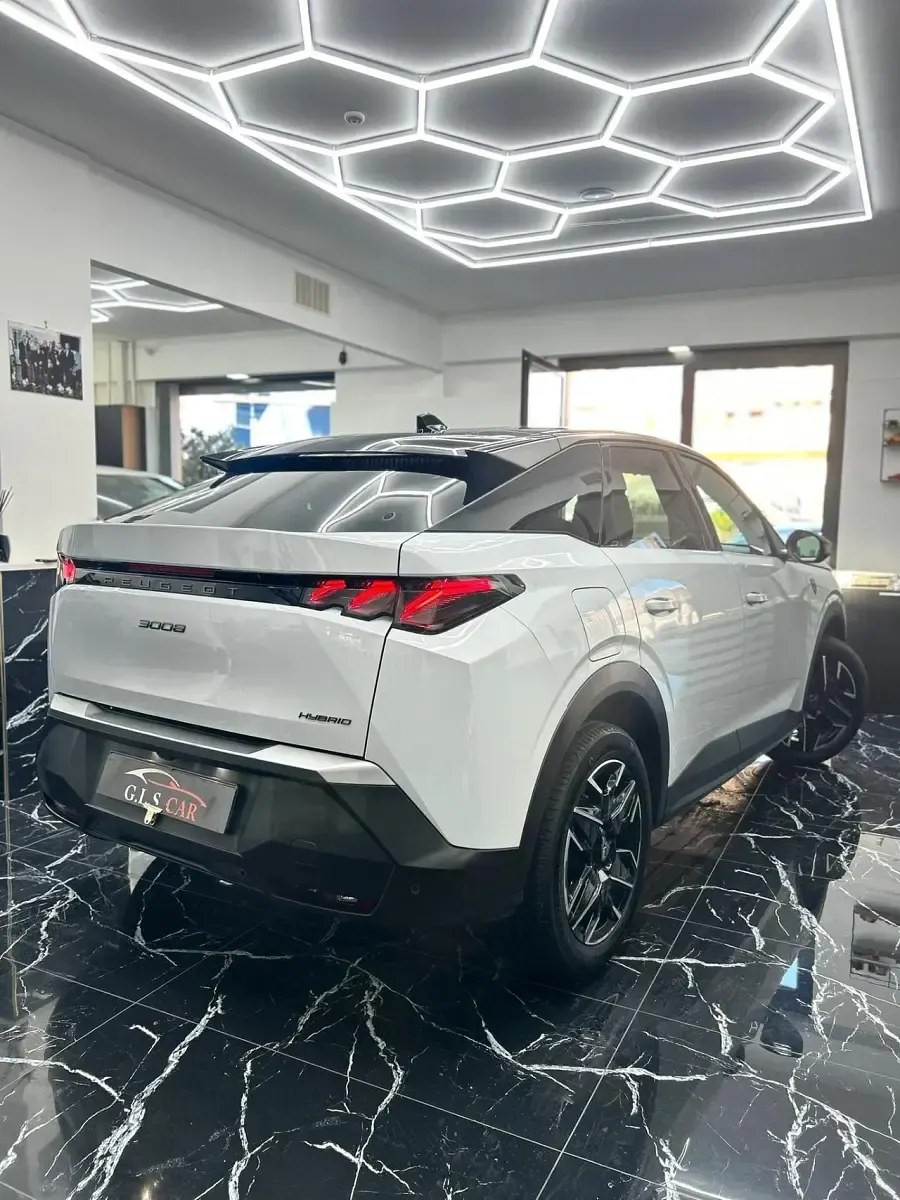 Usata Peugeot 3008 GT 136 CV (100 kW) 2025 Bianco SUV