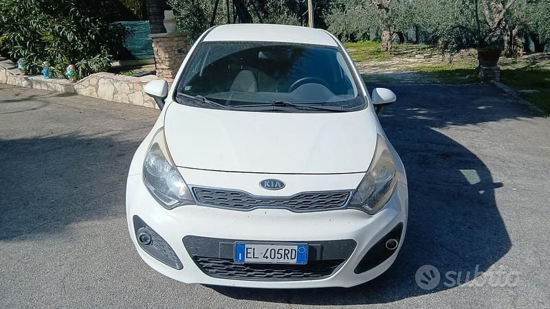 Usata Kia Rio 2012 Bianco Berlina