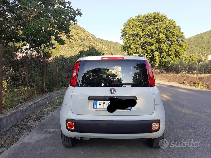Usata Fiat Panda Lounge 69 CV (50 kW) 2019 Bianco Utilitaria