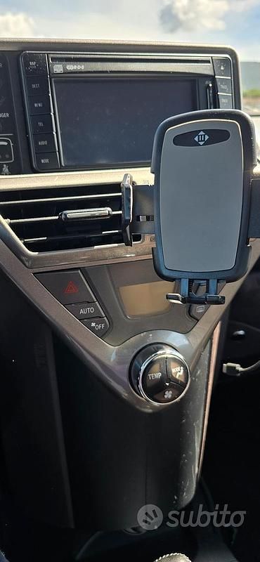 Usata Toyota iQ 68 CV (50 kW) 2010 Utilitaria