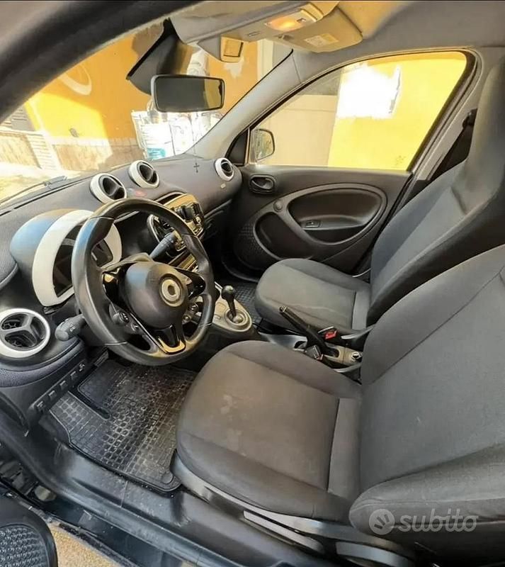 Begagnad Smart ForFour 90 HK (66 kW) 2017 Grå Halvkombi