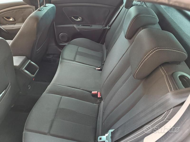 Usata Renault Mégane 110 CV (80 kW) 2009 Grigio Berlina