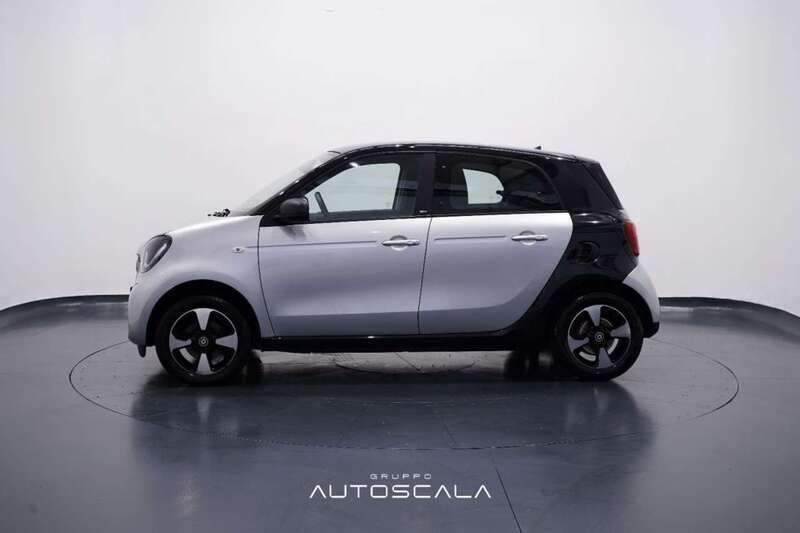 Usata Smart ForFour Passion 71 CV (52 kW) 2018 Argento metallizzato Utilitaria
