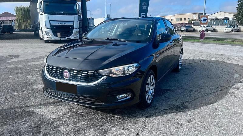 Usata Fiat Tipo 95 CV (69 kW) 2017 Nero Berlina