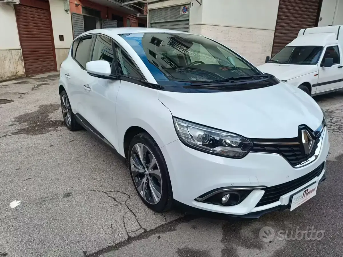 Usata Renault Scénic Intens 110 CV (80 kW) 2017 Bianco Monovolume