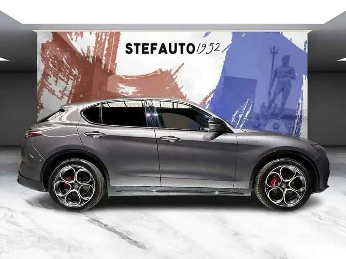 Usata Alfa Romeo Stelvio Veloce 209 CV (153 kW) 2025 Grigio SUV