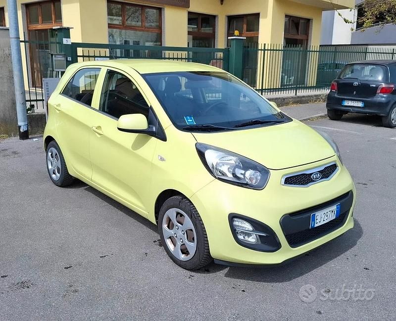Usata Kia Picanto City 69 CV (50 kW) 2011 Verde Utilitaria