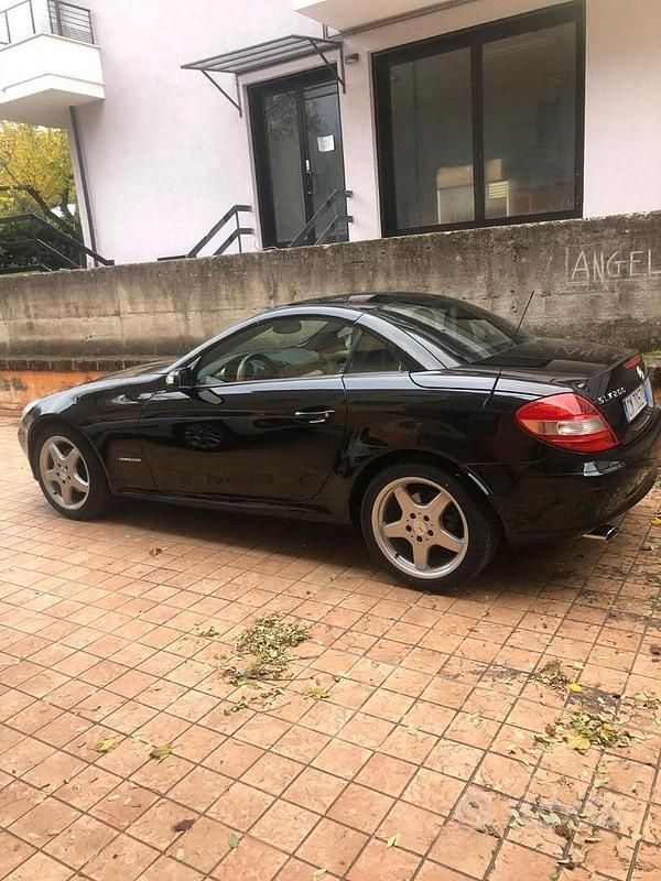 Usata Mercedes SLK200 163 CV (119 kW) 2004 Nero Cabrio