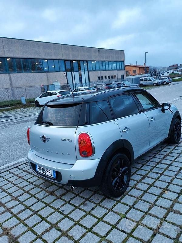 Usata Mini Countryman 111 CV (81 kW) 2017 Grigio SUV