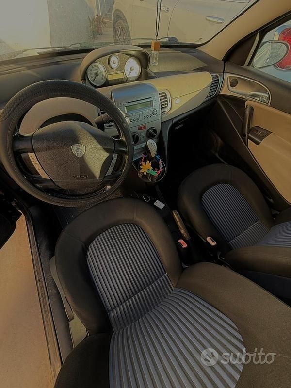 Usata Lancia Ypsilon 75 CV (55 kW) 2008 Nero Utilitaria