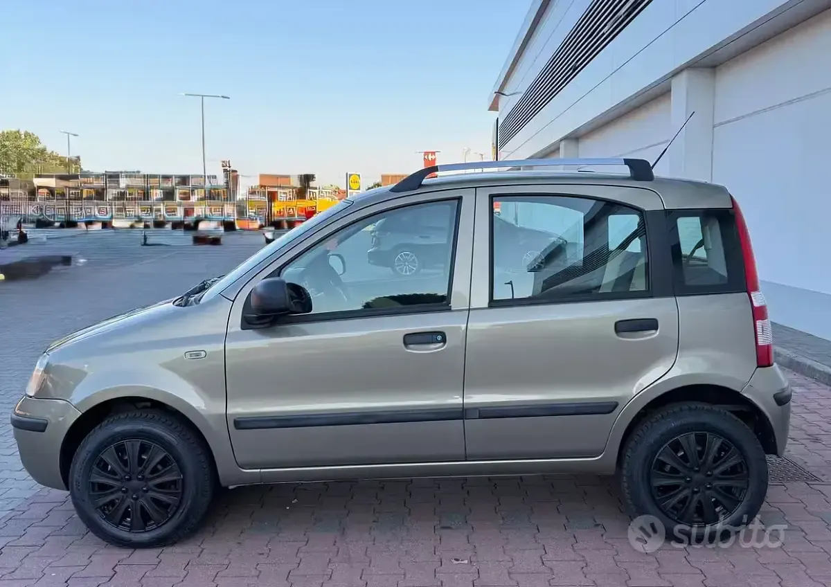 Usata Fiat Panda Dynamic 60 CV (44 kW) 2010 Verde Utilitaria