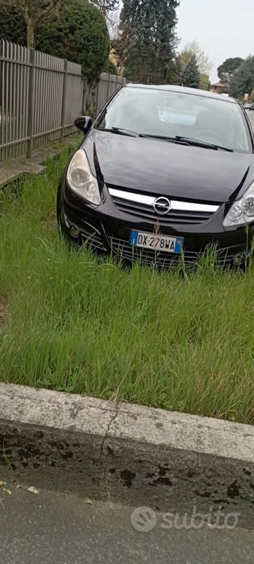 Usata Opel Corsa 80 CV (58 kW) 2009 Nero Utilitaria