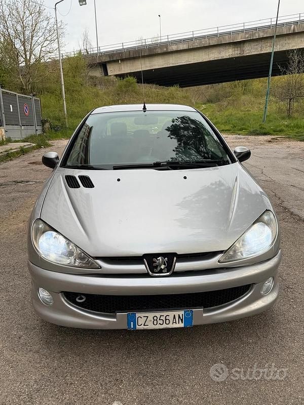 Usata Peugeot 206 109 CV (80 kW) 2005 Grigio Berlina