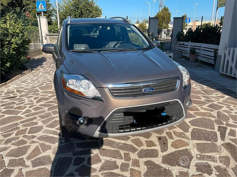 Usata Ford Kuga 163 CV (119 kW) 2012 Grigio SUV