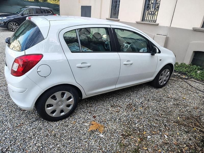 Usata Opel Corsa 85 CV (62 kW) 2013 Bianco Utilitaria