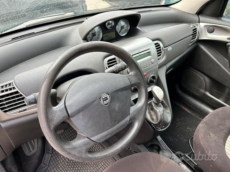 Usata Lancia Ypsilon 75 CV (55 kW) 2008 Marrone Utilitaria